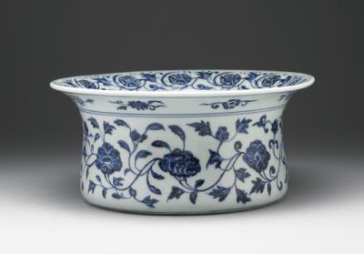 图片[2]-Angled-rim basin with intertwined flowers decoration in underglaze blue, Ming dynasty, Yongle reign (1403-1424)-China Archive